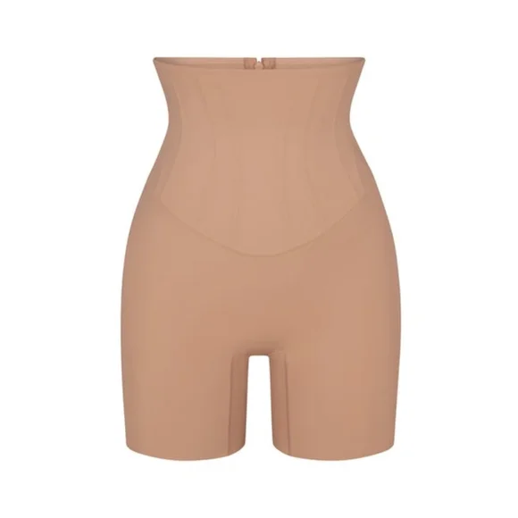 SKIMS BONDED CORSET SHORTS Sienna
