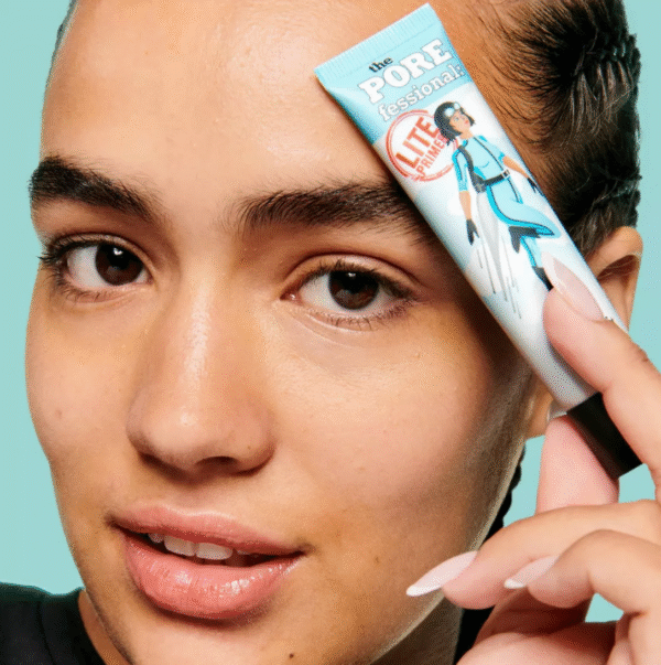 Benefit Cosmetics The POREfessional: Lite Ultra-Lightweight Face Primer - Image 4
